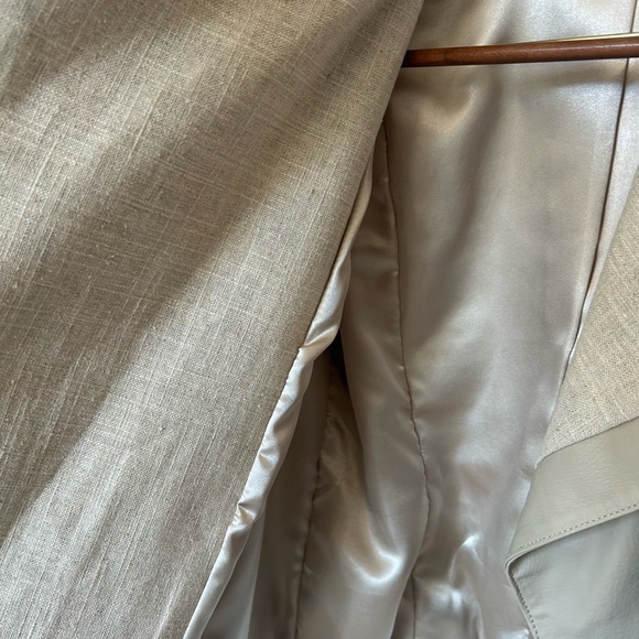 Women's IMAN, size medium, beige, stylish jacket. Pre-owned & in good condition. - Picture 7 of 8